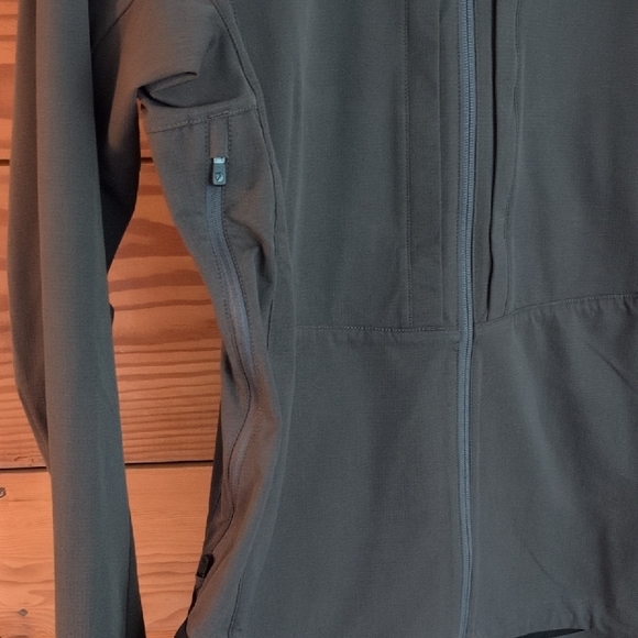 Fjallraven Men's Black and Brown Lightweight Jacket - Picture 4 of 5